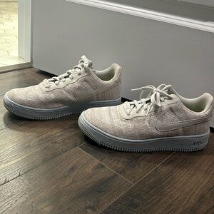 Womens 8.5, only worn a handful of times, still very clean